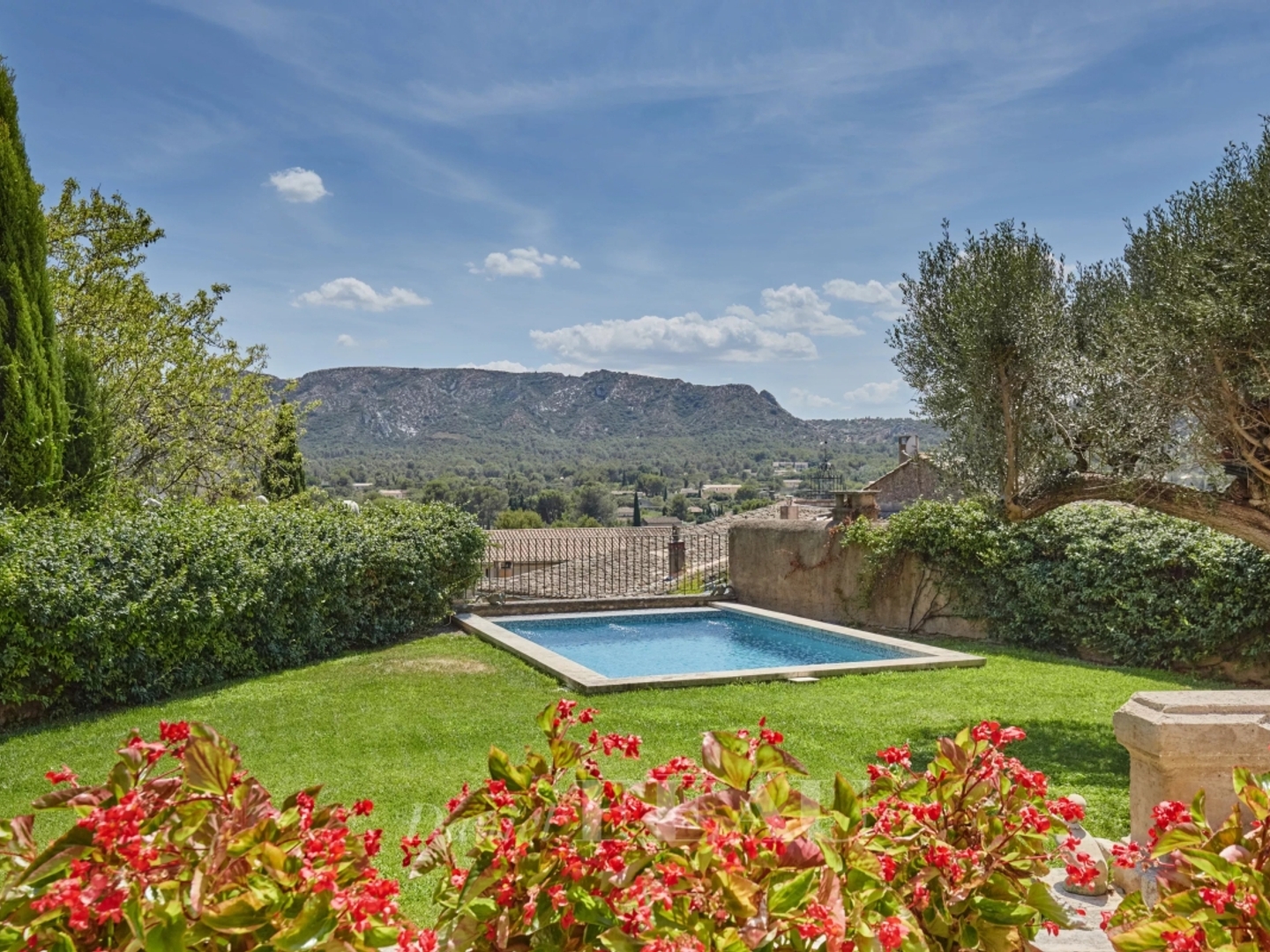 Maison à vendre - 15 pièces - 641m2 - Eygalières (13810)