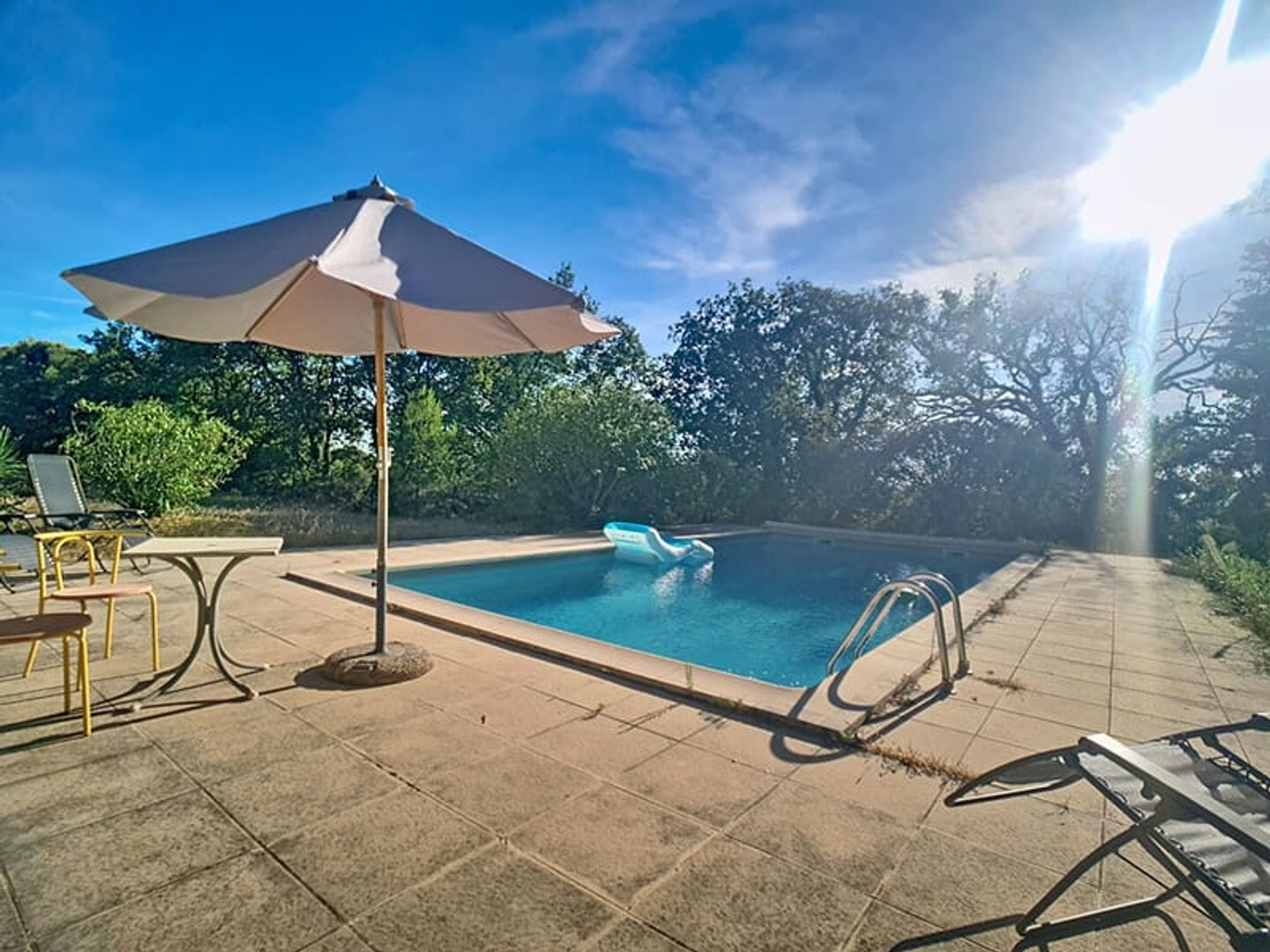 Maison à vendre - 7 pièces - 166m2 - Carpentras (84200)