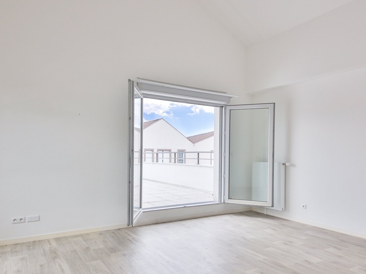 Appartement à vendre - 4 pièces - 85m2 - Neuilly-Sur-Marne (93330)
