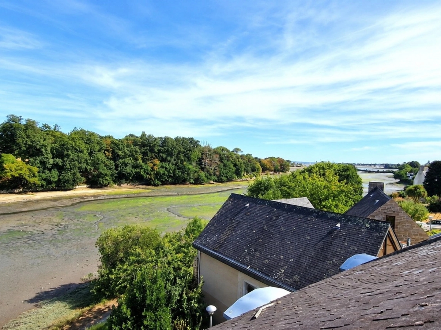 A vendre- Bretagne-Finistère-La Forêt Fouesnant-Immeuble- 6 appartements- Jardin- Potentiel patrimonial