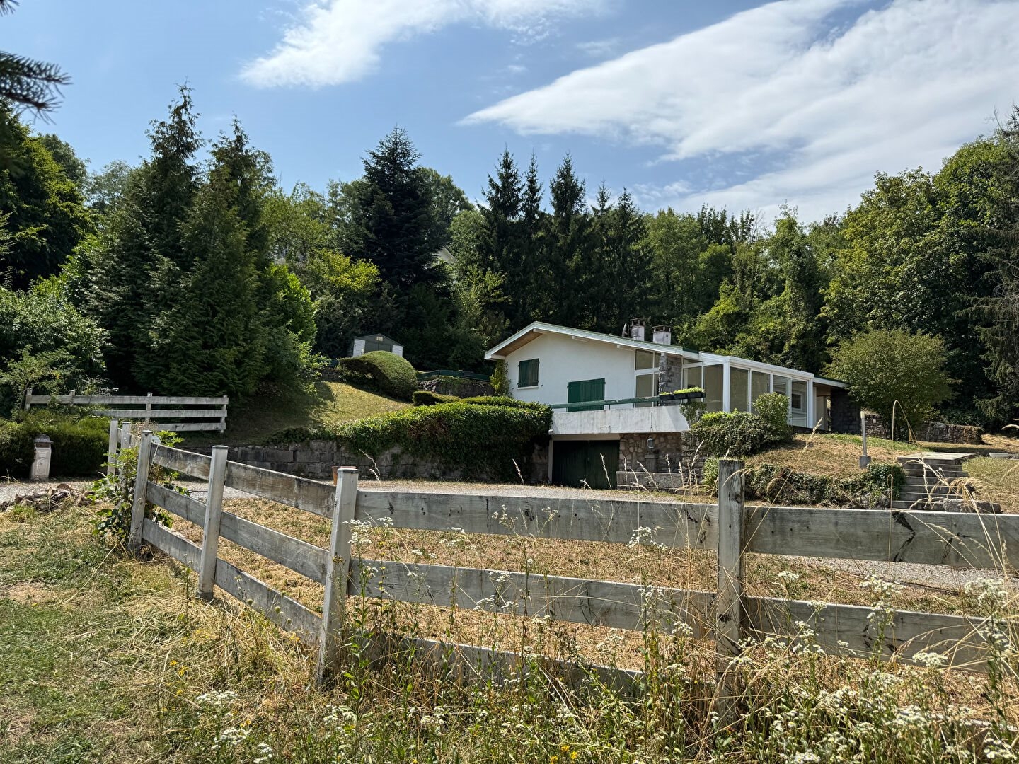 Maison familiale de 171 m² avec terrain environ 2000m2