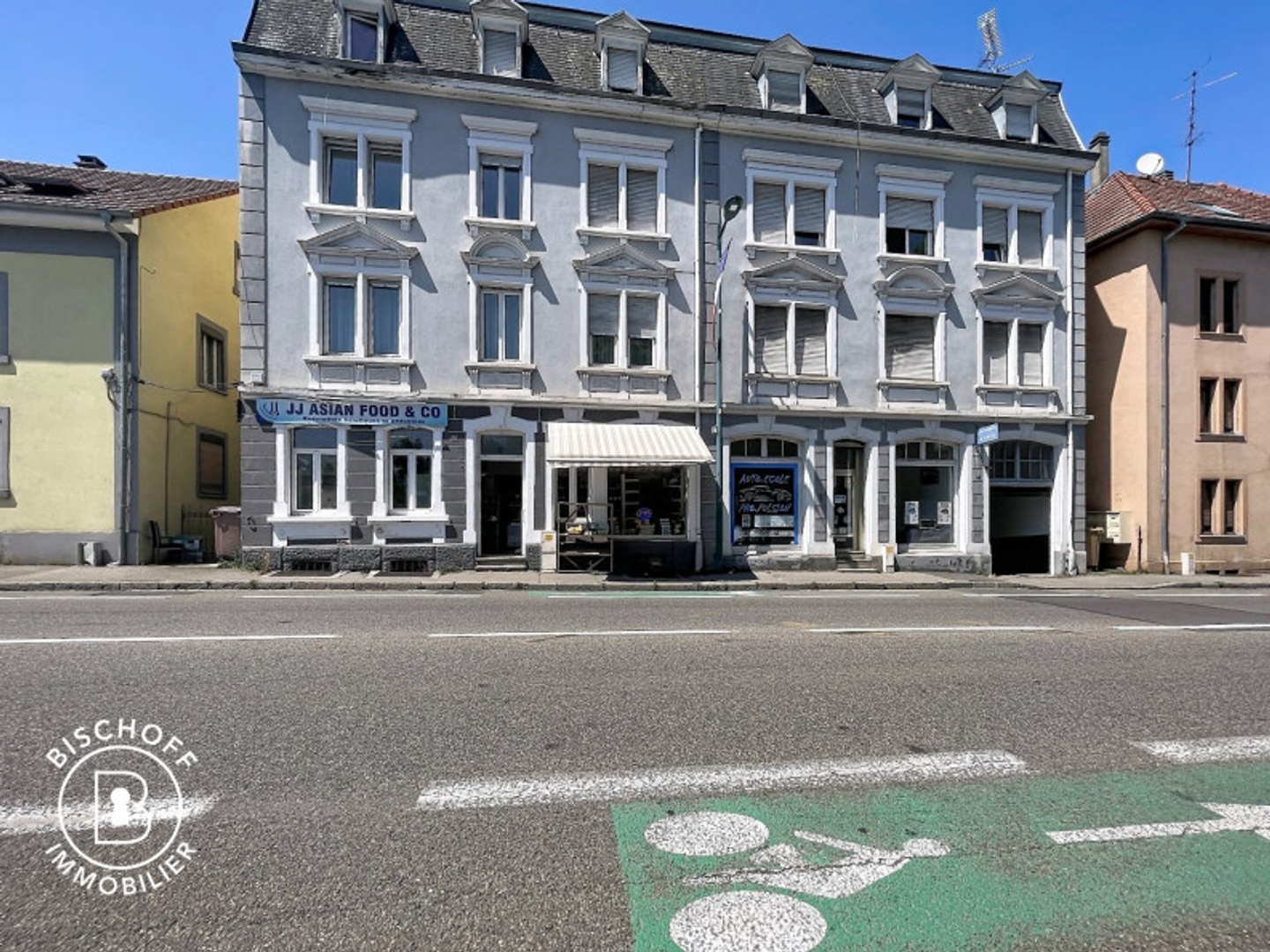 Local commercial 2 pièces 80 m²