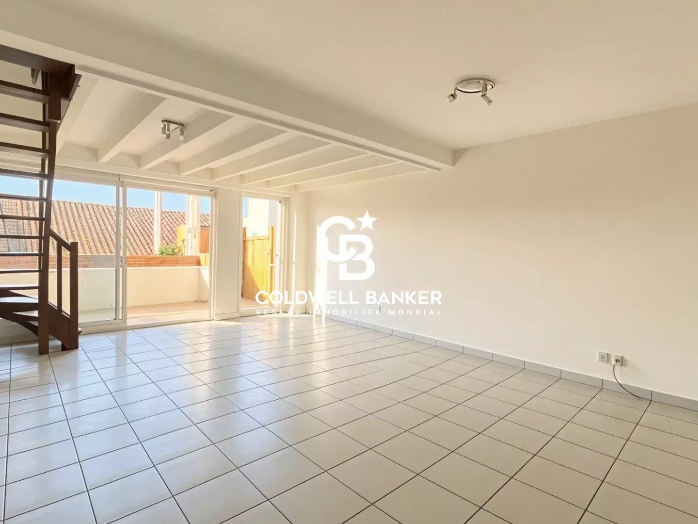 TAUSSAT-LES-BAINS - HYPER CENTRE - T4 DUPLEX AVEC TERRASSE