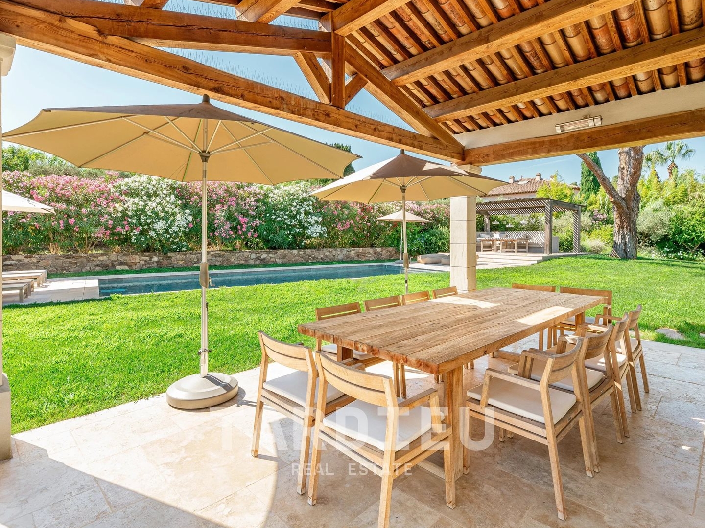 Maison à vendre - 8 pièces - 378m2 - Saint-Tropez (83990)
