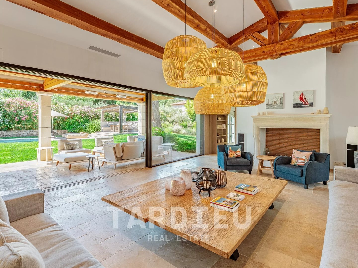 Maison à vendre - 8 pièces - 378m2 - Saint-Tropez (83990)