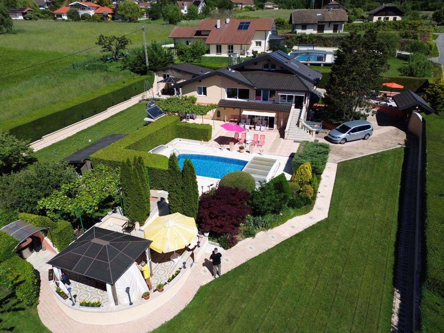 Propriété d'exception avec studio indépendant sur terrain de 1853 m²