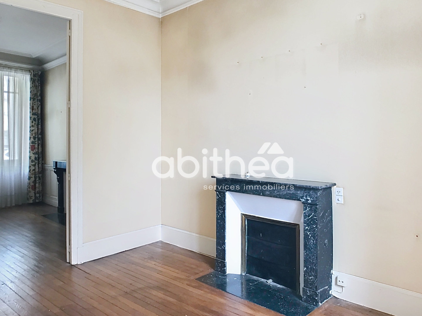 MAISON DE VILLE ANGOULEME 179 M2 3 chambres