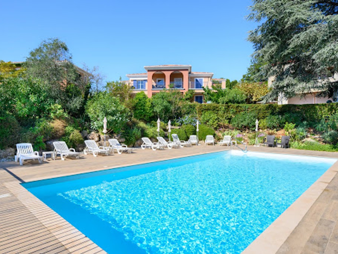 Appartement à vendre - 3 pièces - 68m2 - Roquefort-Les-Pins (06330)