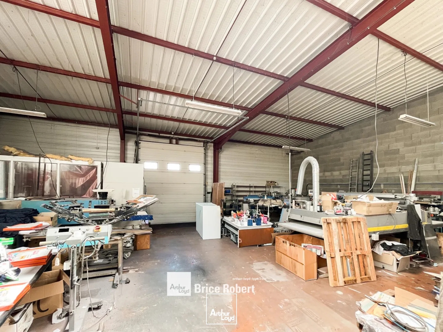 Locaux à vendre - 570m2 - Saint-Priest (69800)