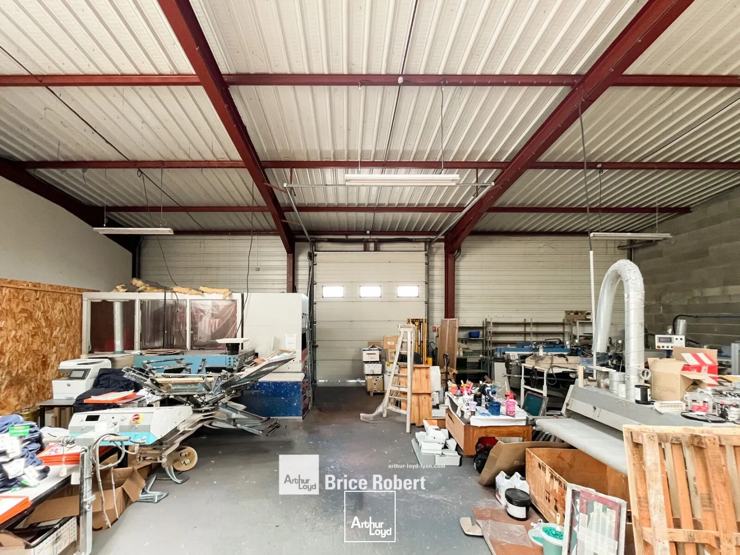 Locaux à vendre - 570m2 - Saint-Priest (69800)