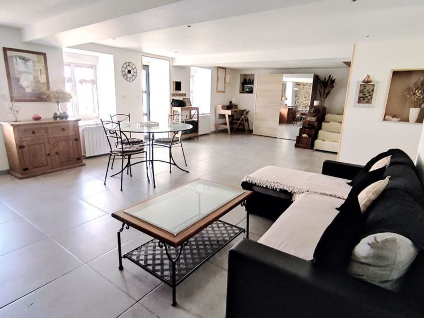 MAISON EN PIERRE RENOVEE 4 CHAMBRES GARAGE BEAU TERRAIN