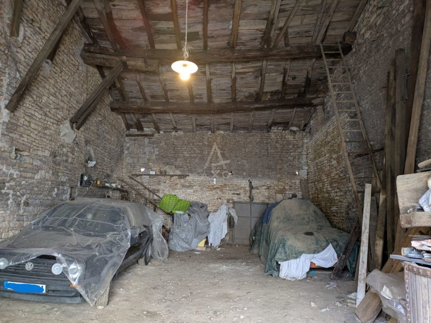 Parking / garage / box à vendre - Saint-Hilaire-De-... (17770)
