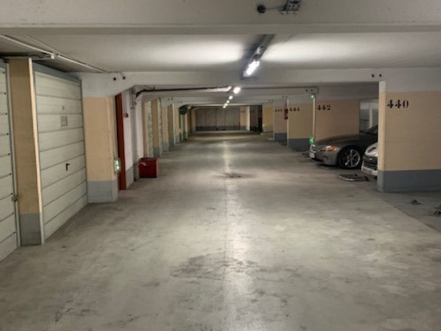 Double parking boxable dans immeuble récent metro Arts et Métiers