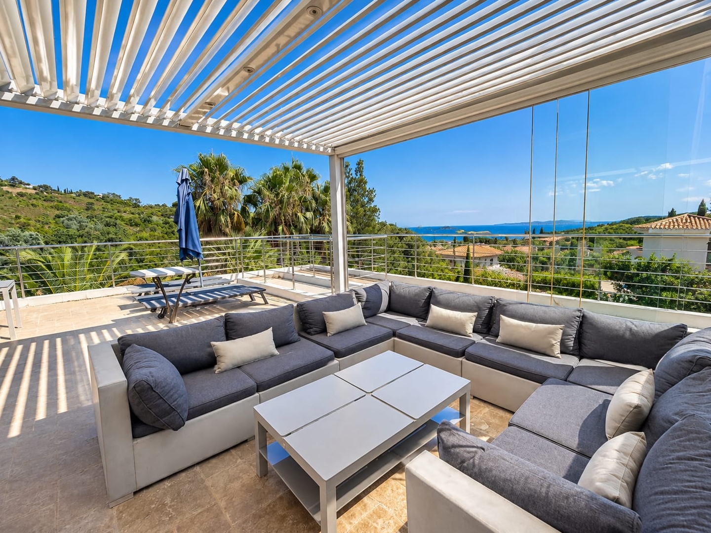 Maison à vendre - 10 pièces - 380m2 - Sainte-Maxime (83120)