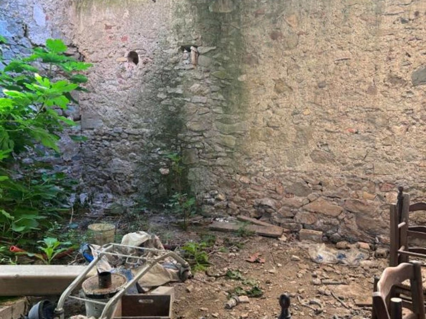 Parking / garage / box à vendre - 108m2 - Azille (11700)