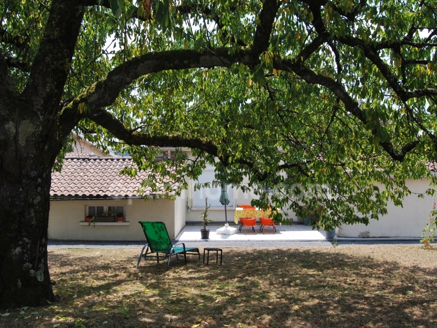 Maison de plain-pied avec jardin arboré à Saint-Cybard, Angoulême