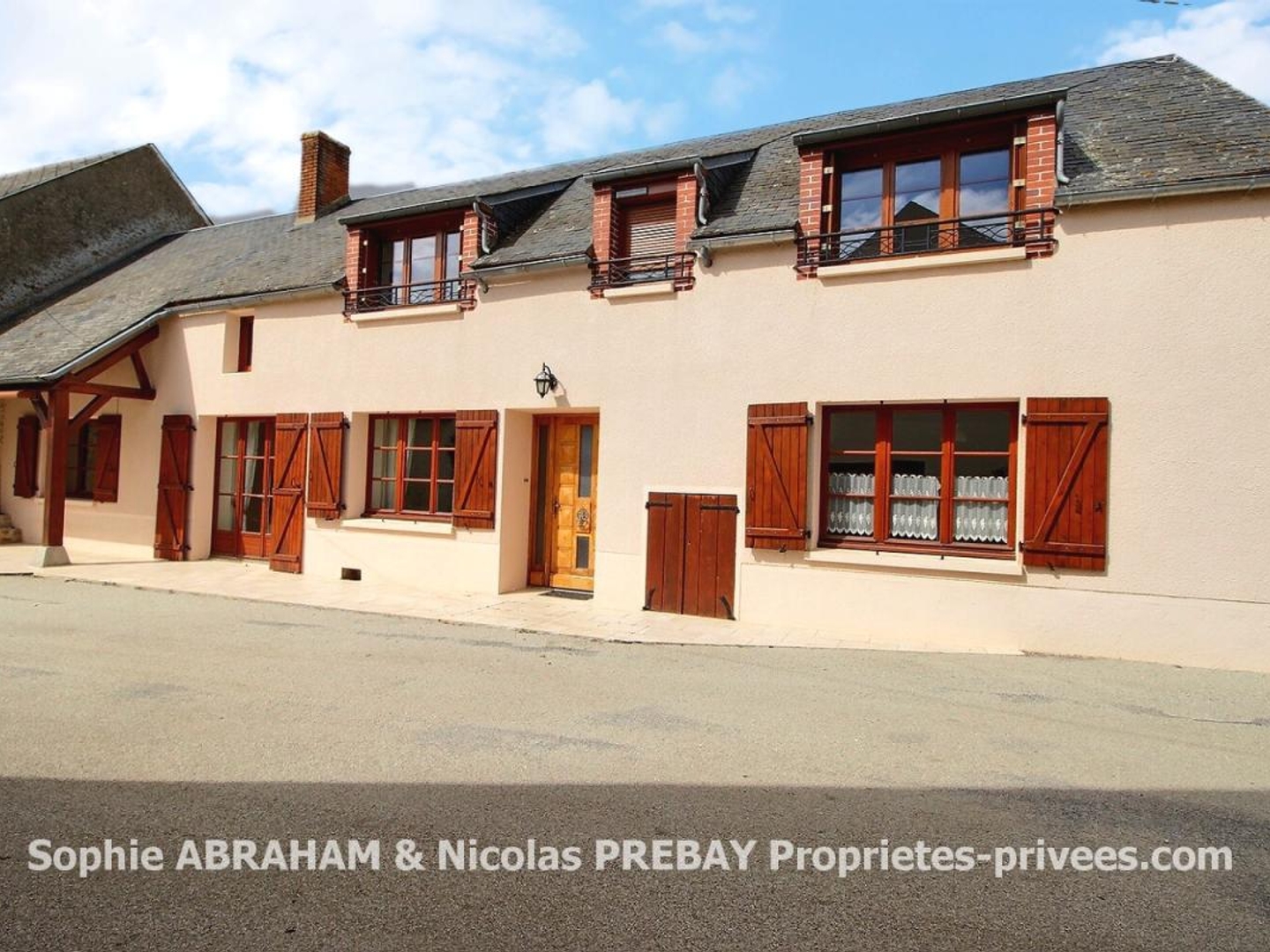 Maison à vendre - 4 pièces - 145m2 - Charmont-En-Beauce (45480)