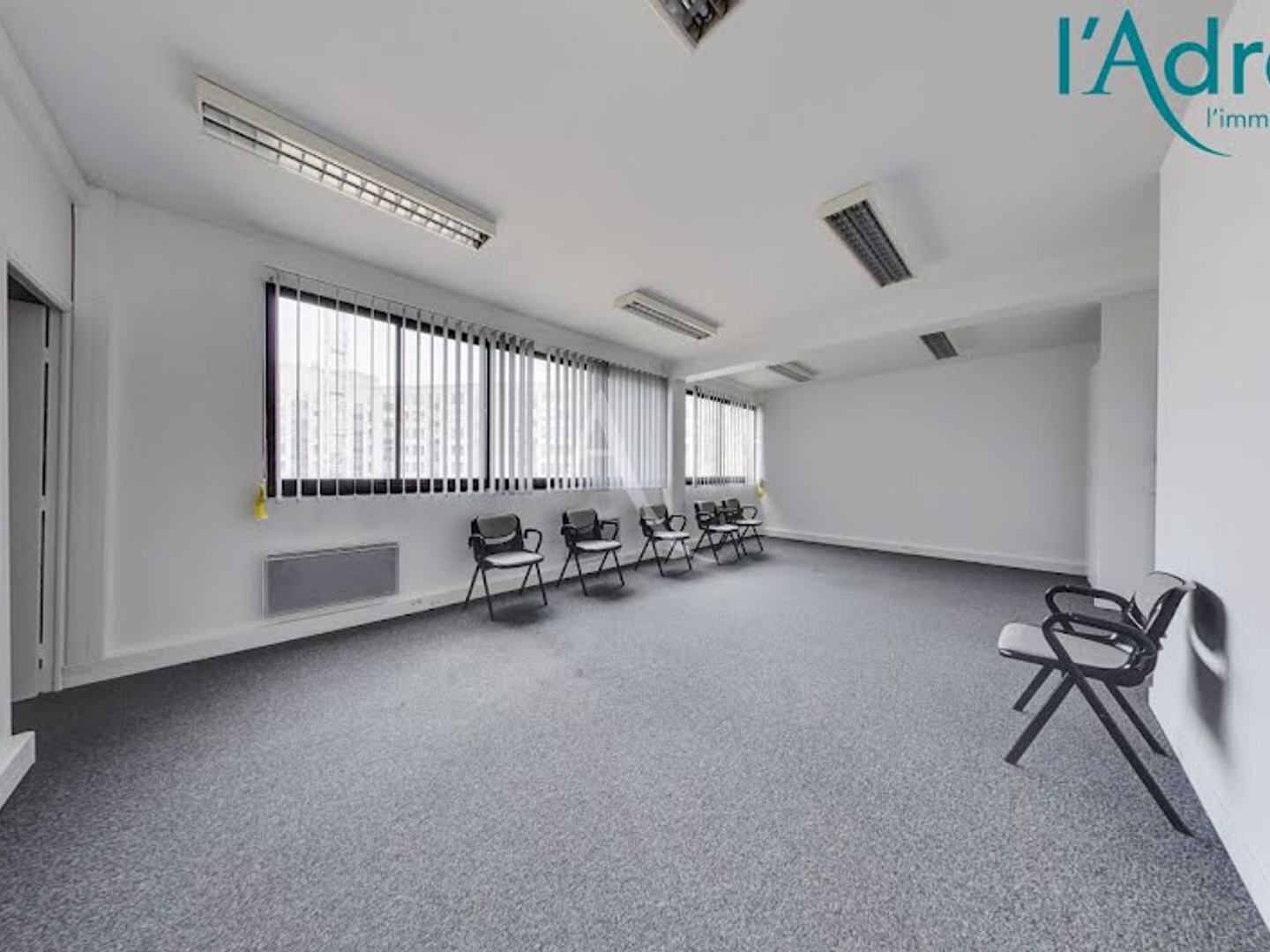 Locaux à vendre - 8 pièces - 200m2 - Noisy-Le-Grand (93160)