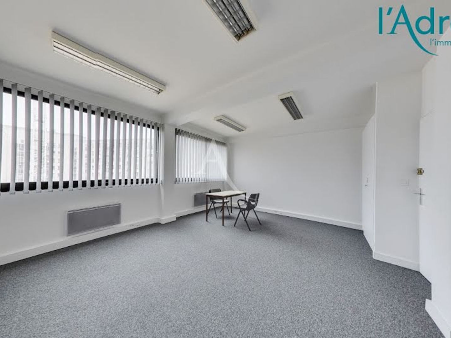 Locaux à vendre - 8 pièces - 200m2 - Noisy-Le-Grand (93160)