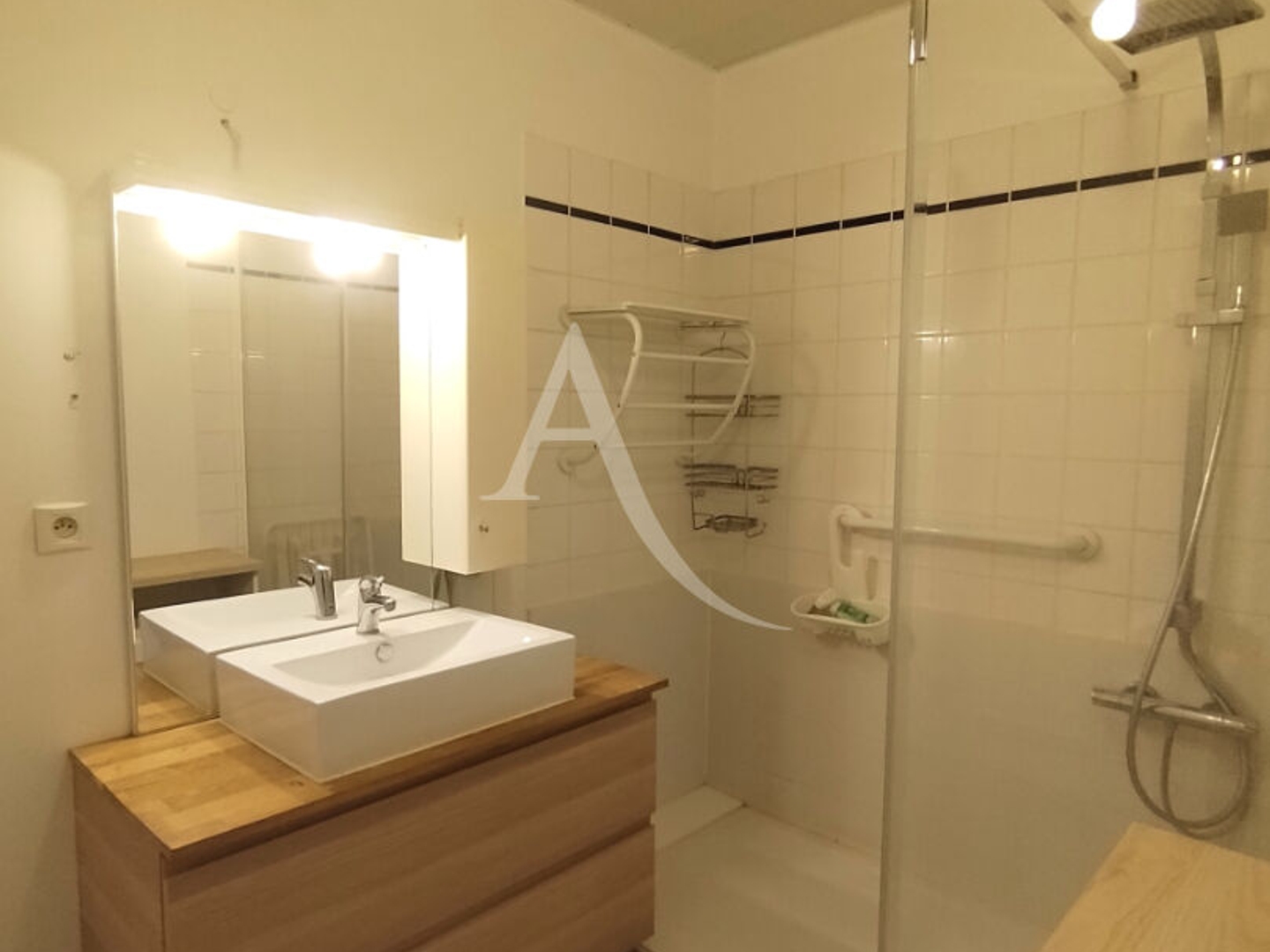 Appartement à vendre - 4 pièces - 82m2 - Saintes (17100)