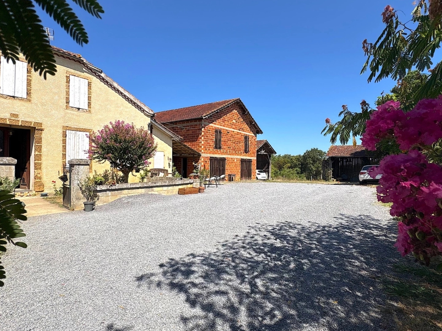 Maison à vendre 5 pièces 165m2 avec dépendances Proche de LE HOUGA (32)