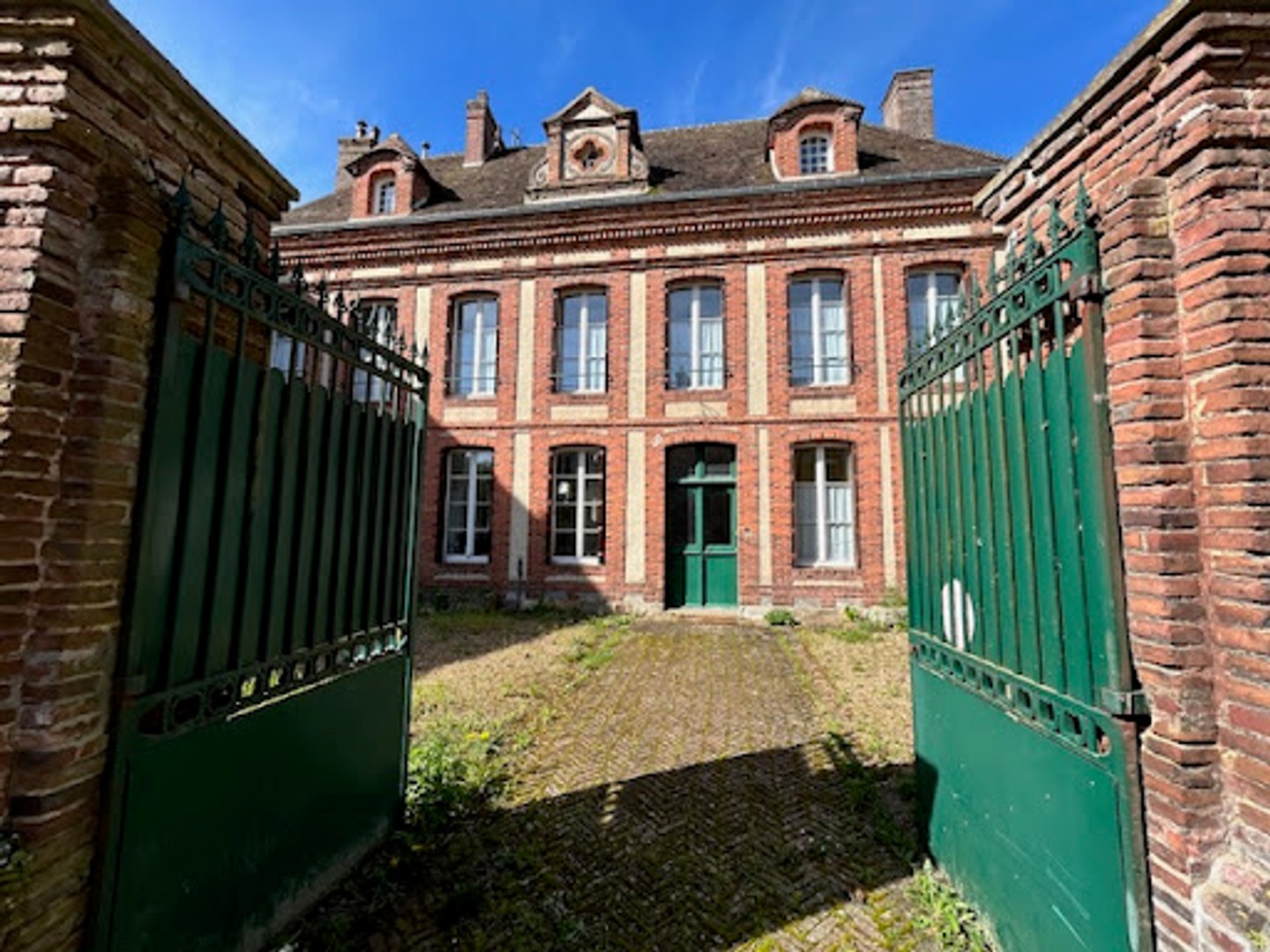 Propriété 9 pièces 232 m²