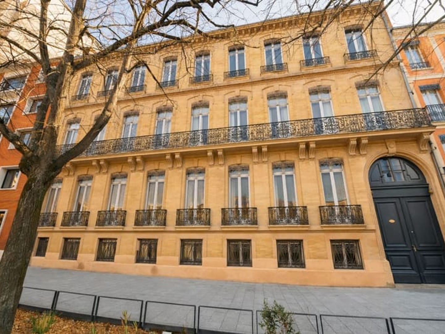 Bureau 5 pièces 227 m²