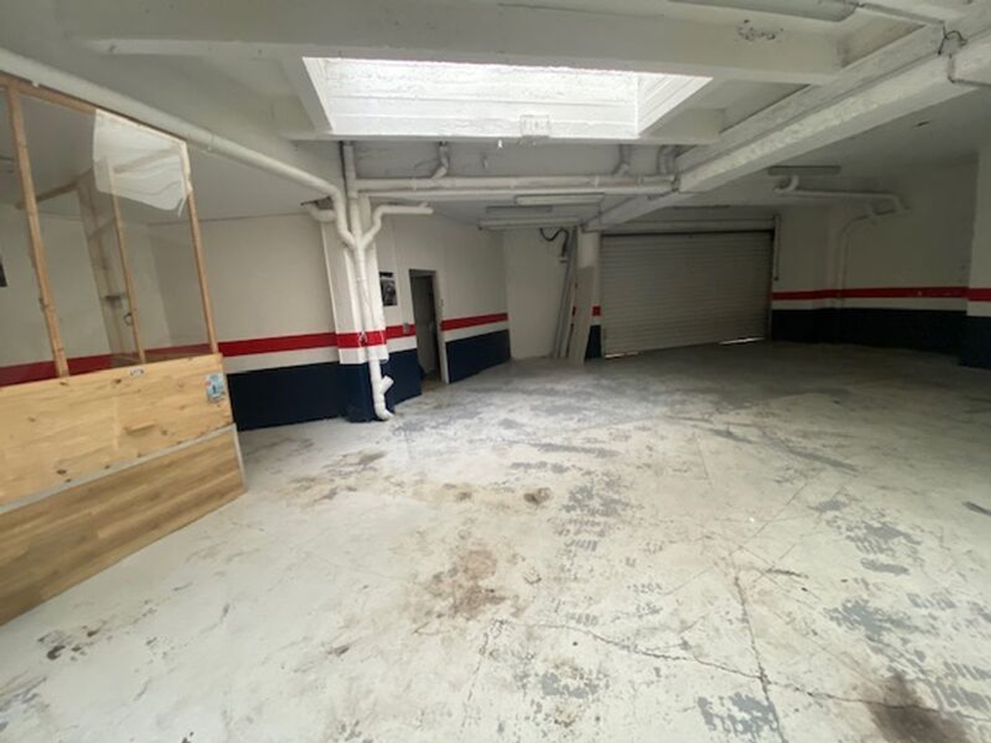 LOCAL COMMERCIAL A VENDRE/ A LOUER BREST SAINT MARC