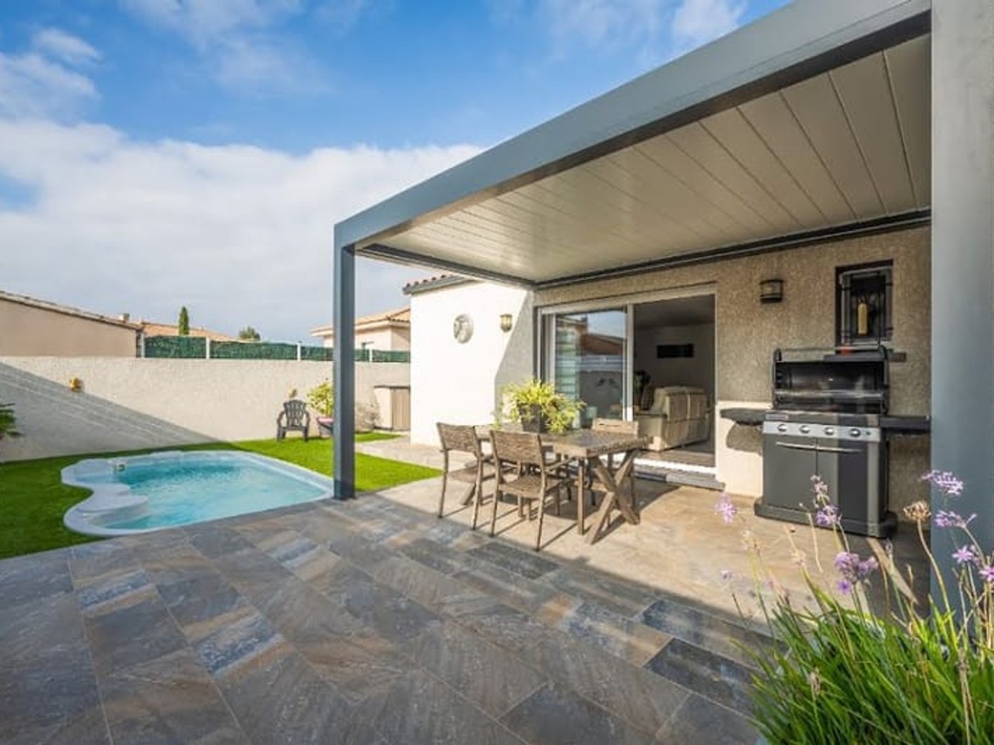 Terrain 320 m²