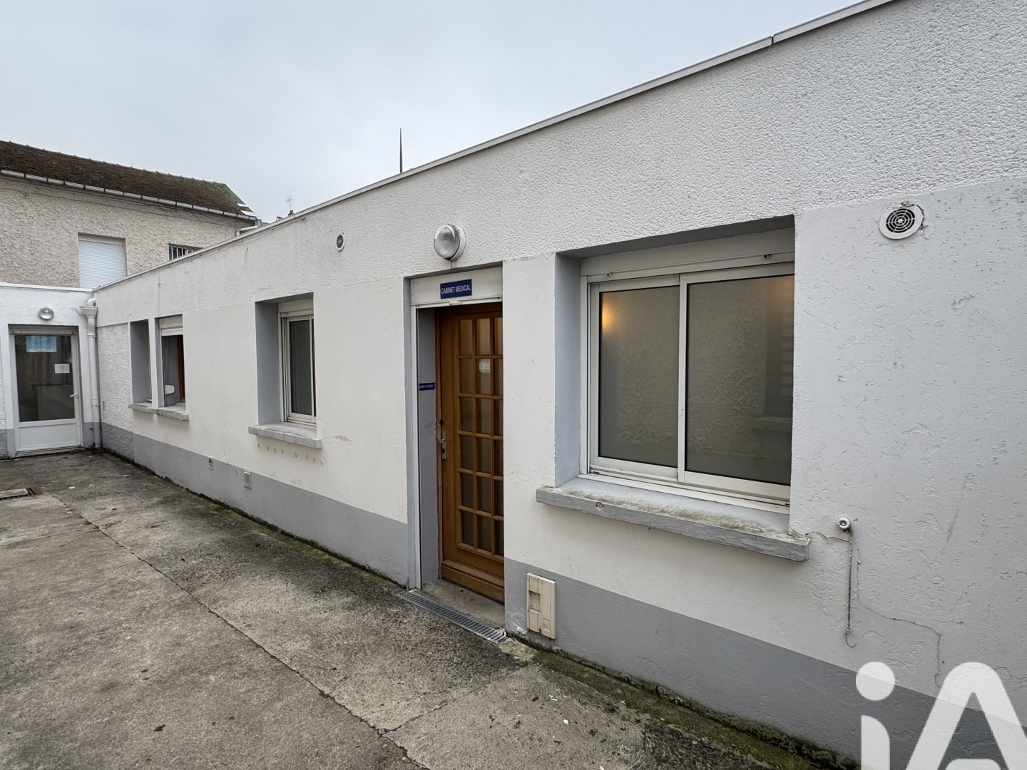 Local 4 pièces 94 m²