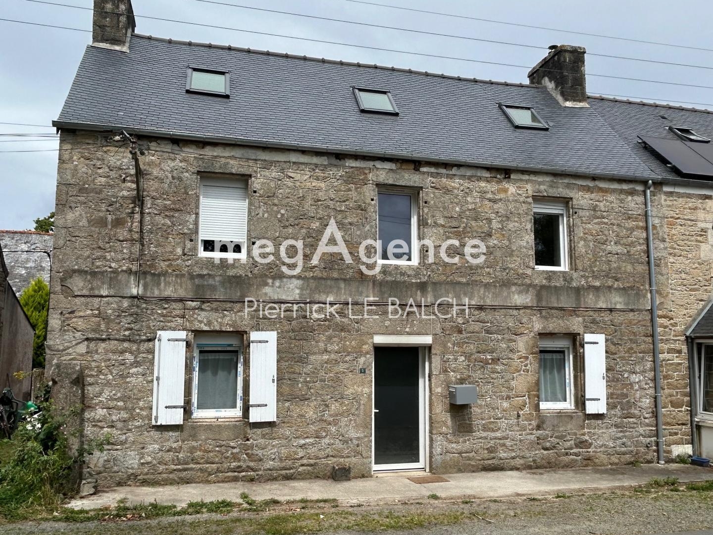 À vendre Maison en pierre rénovée de 112 m² à Plounérin