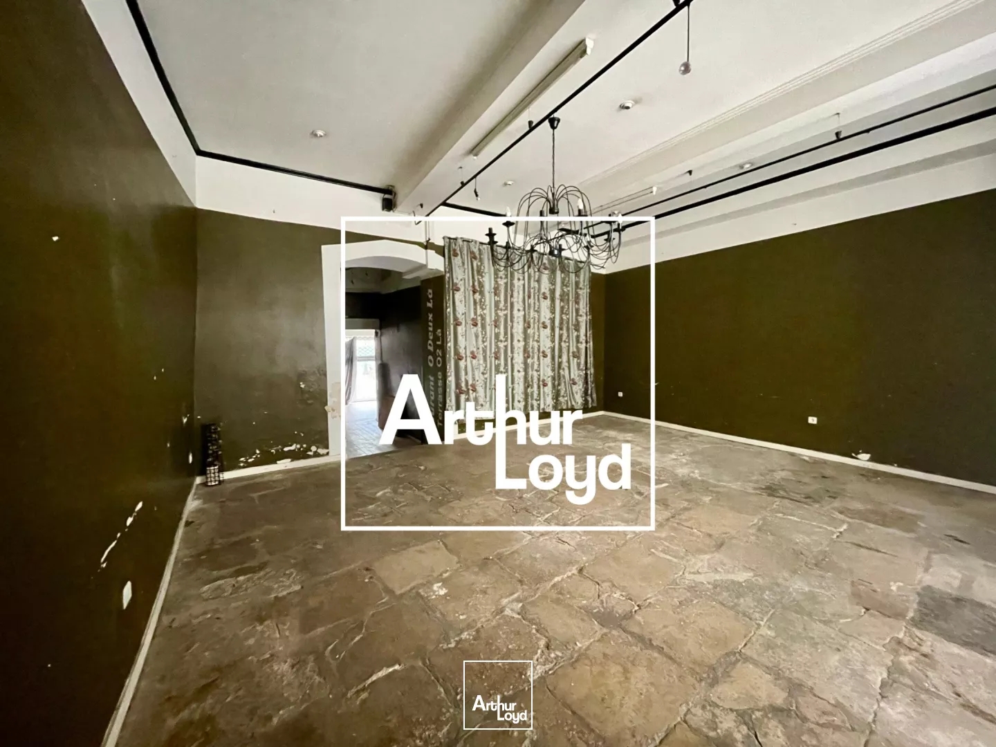 Locaux à vendre - 95m2 - Nîmes (30000)
