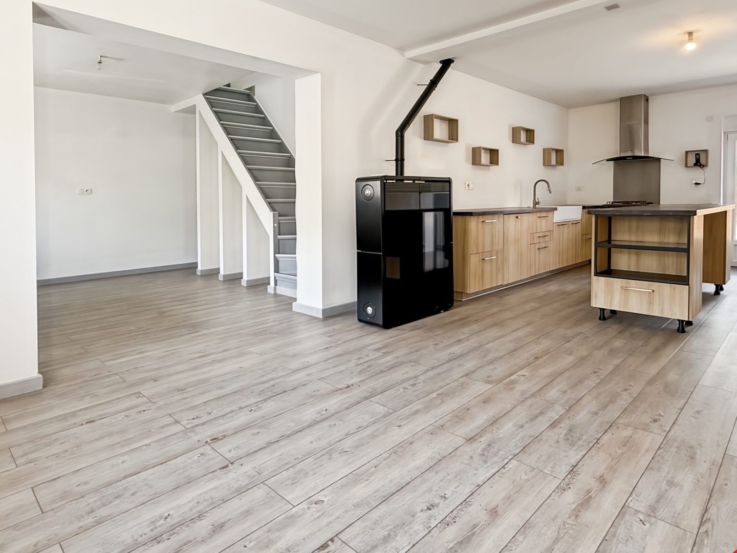 À Vendre : Maison Entièrement Rénovée à Haybes  Aucun Tr