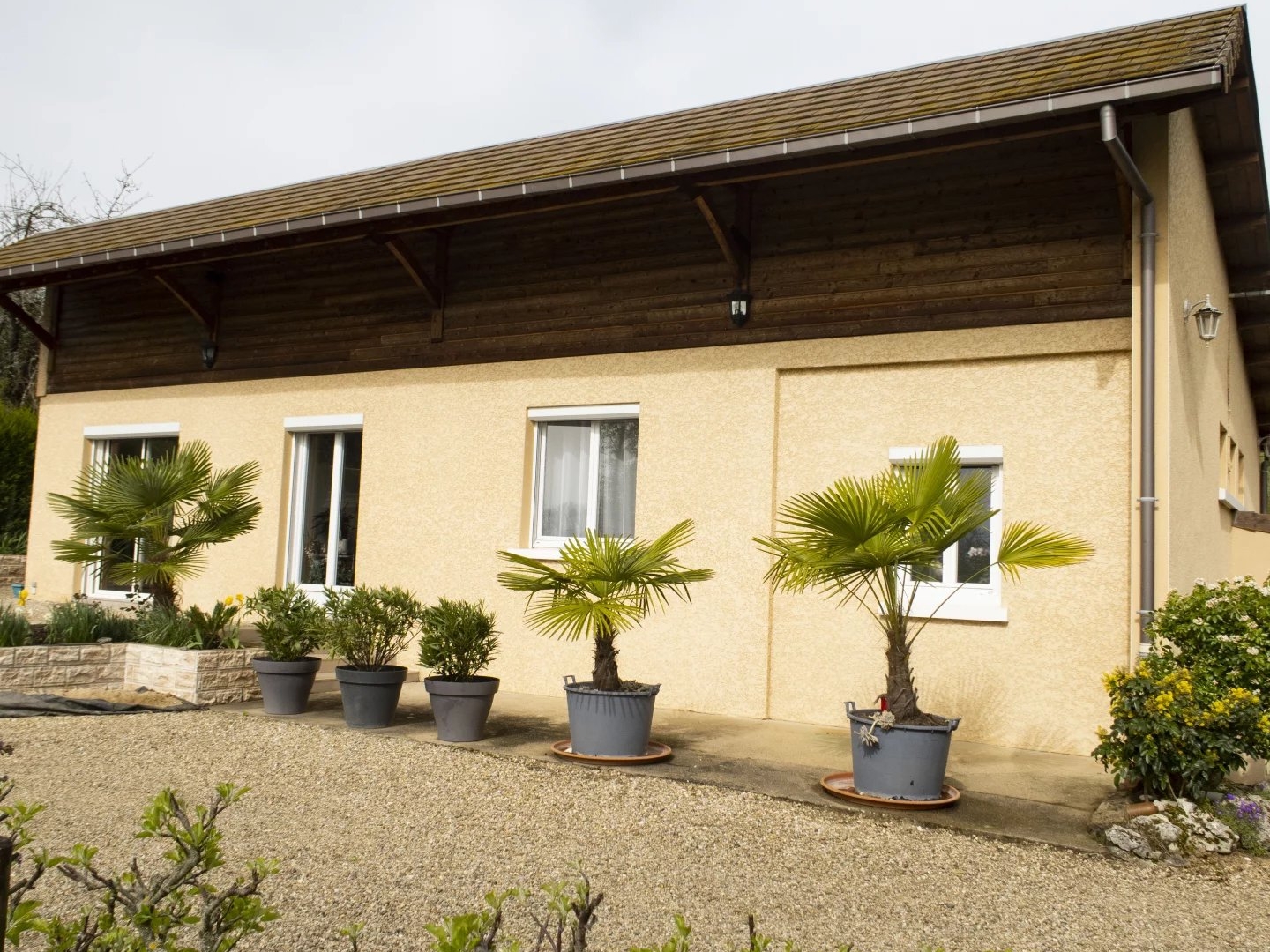Jolie maison au bord de l'eau