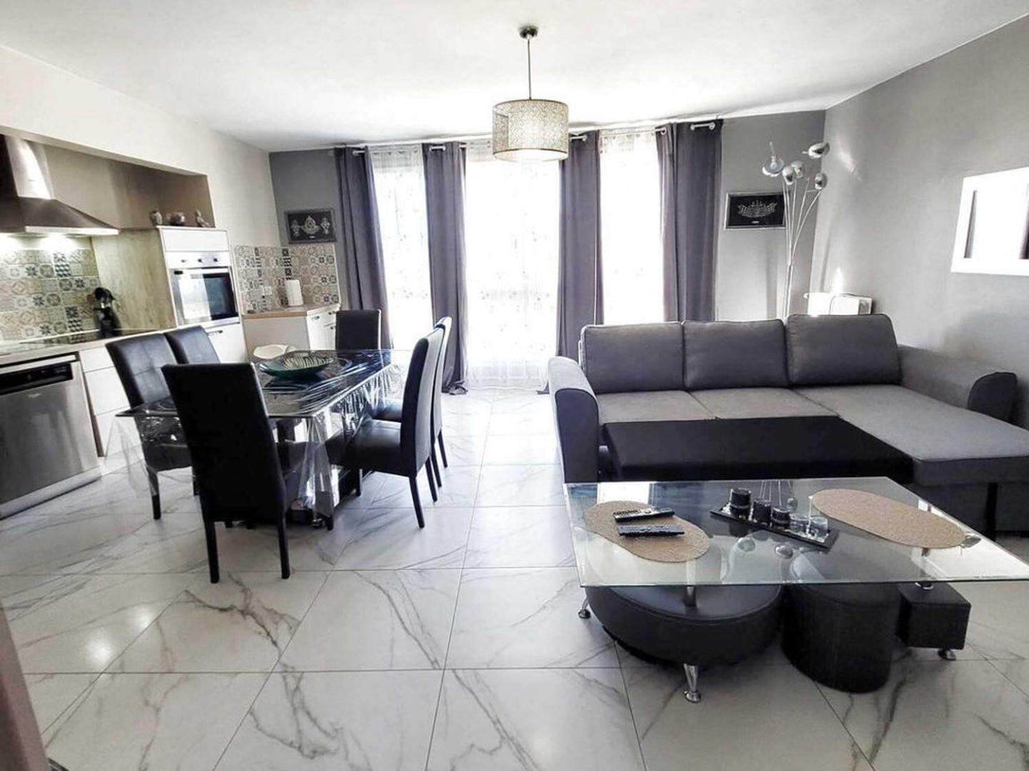 Appartement T4 Rénové 72m2 - Parking - Antigone Montpellier - Proche Polygone