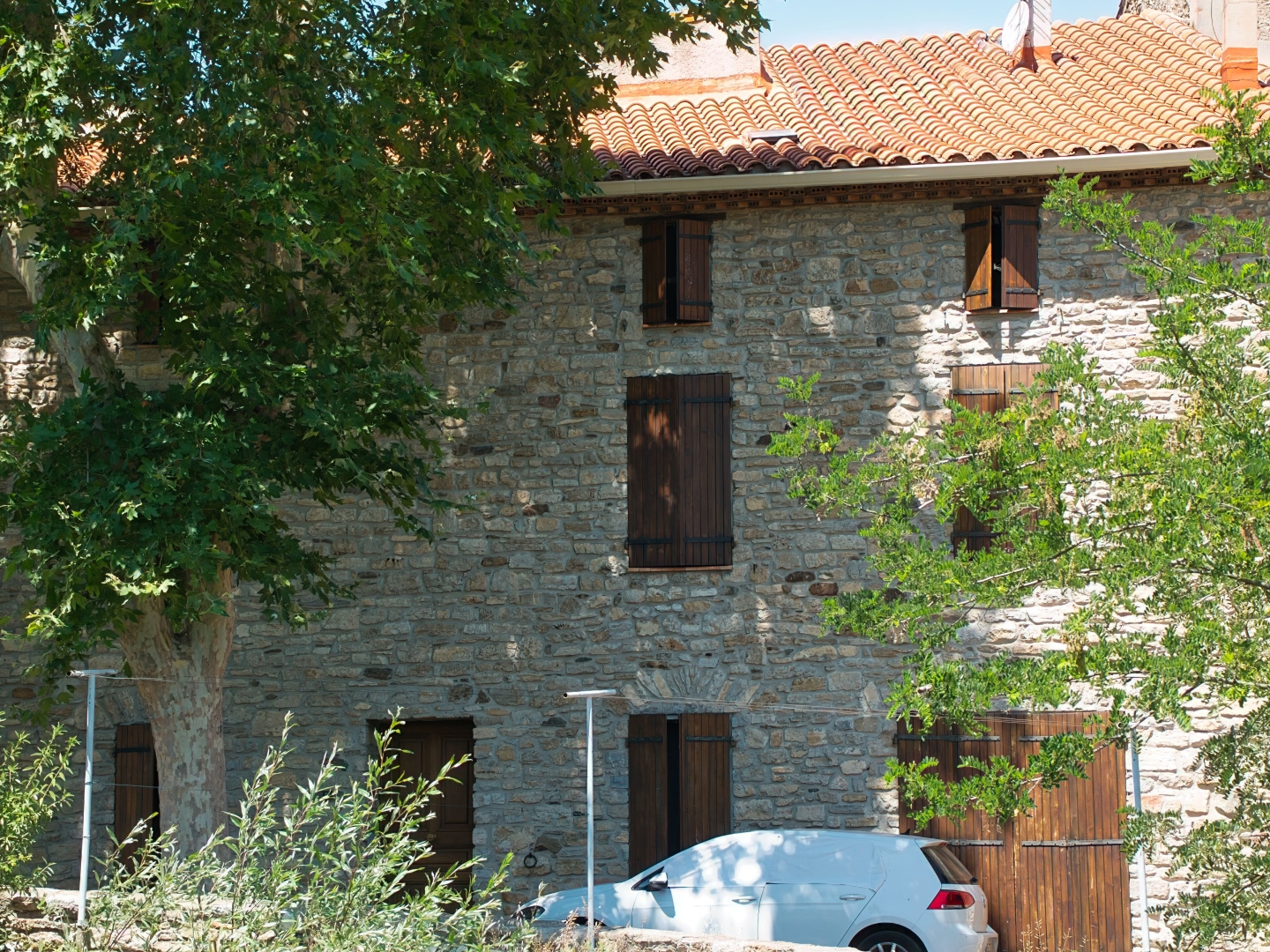 Maison de Village 120 m2 - 6 pièces 4 chambres - grenier 83 m2