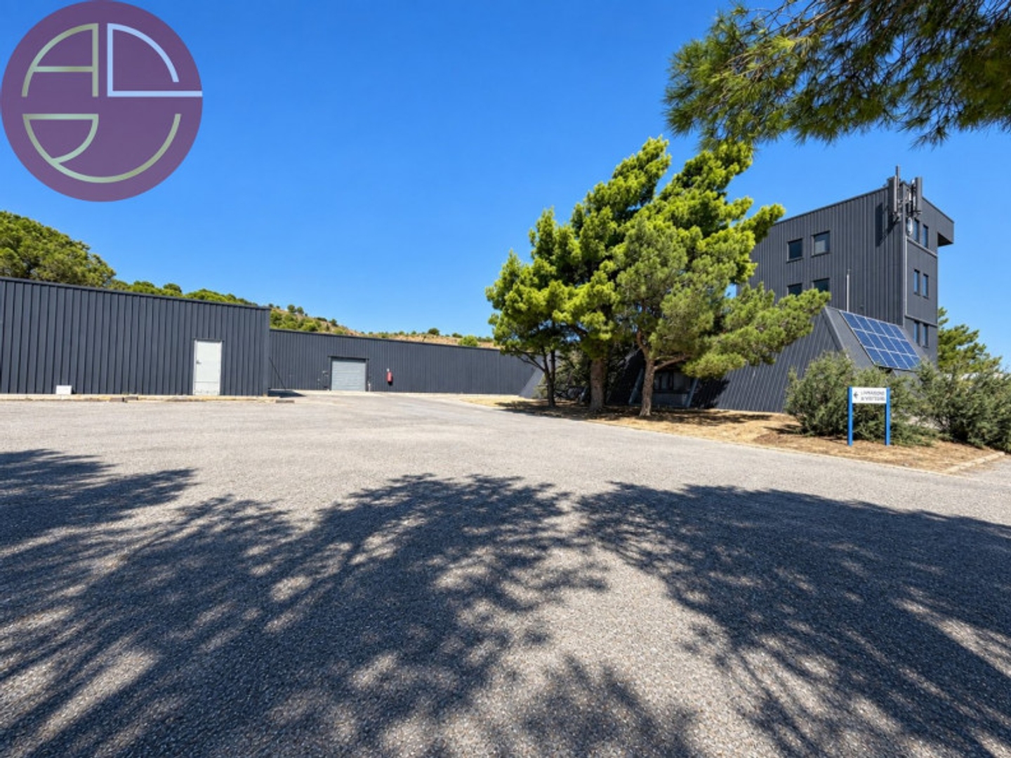 Entrepôt 15 pièces 1620 m²