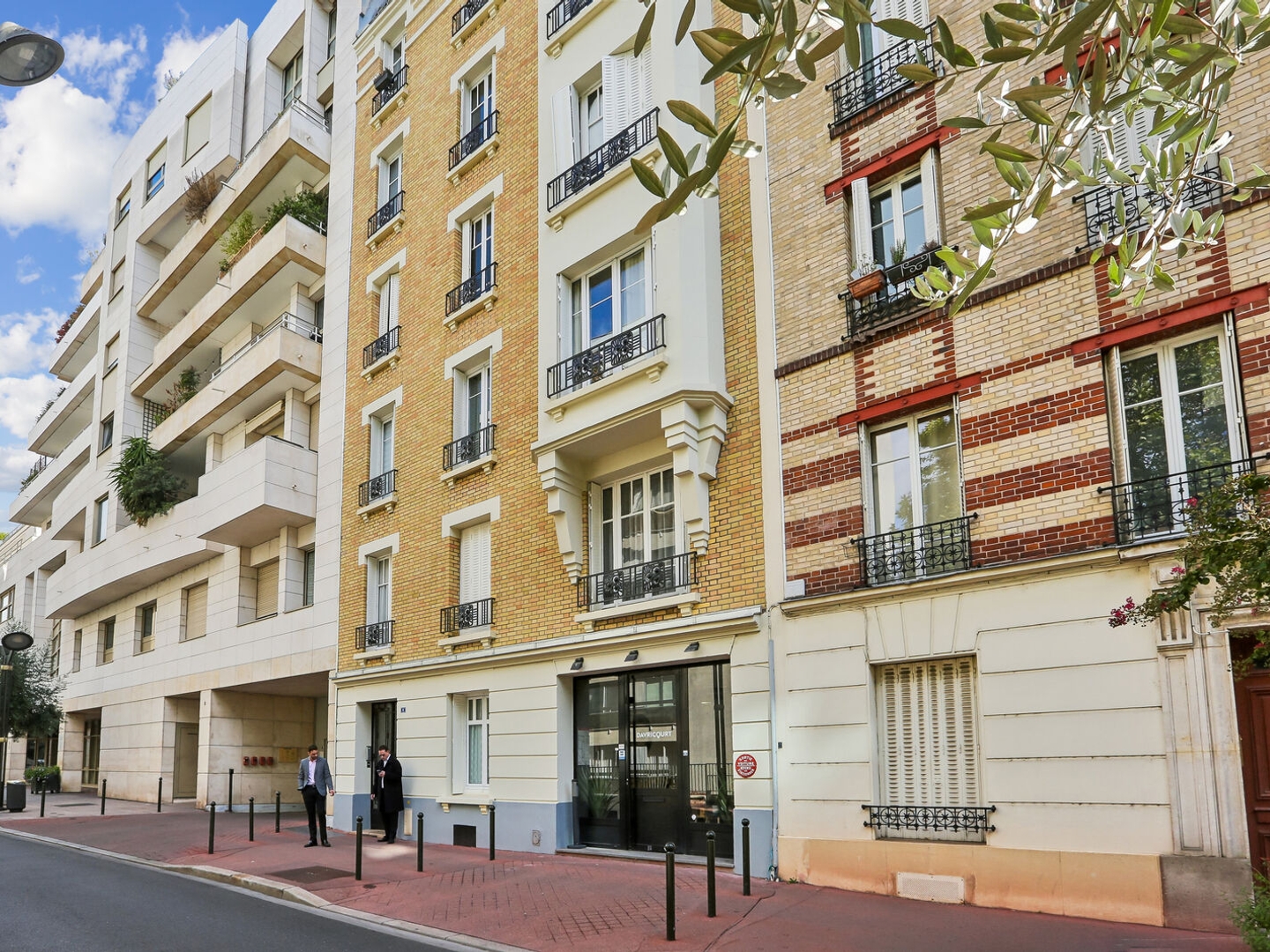 Bureau 185 m²