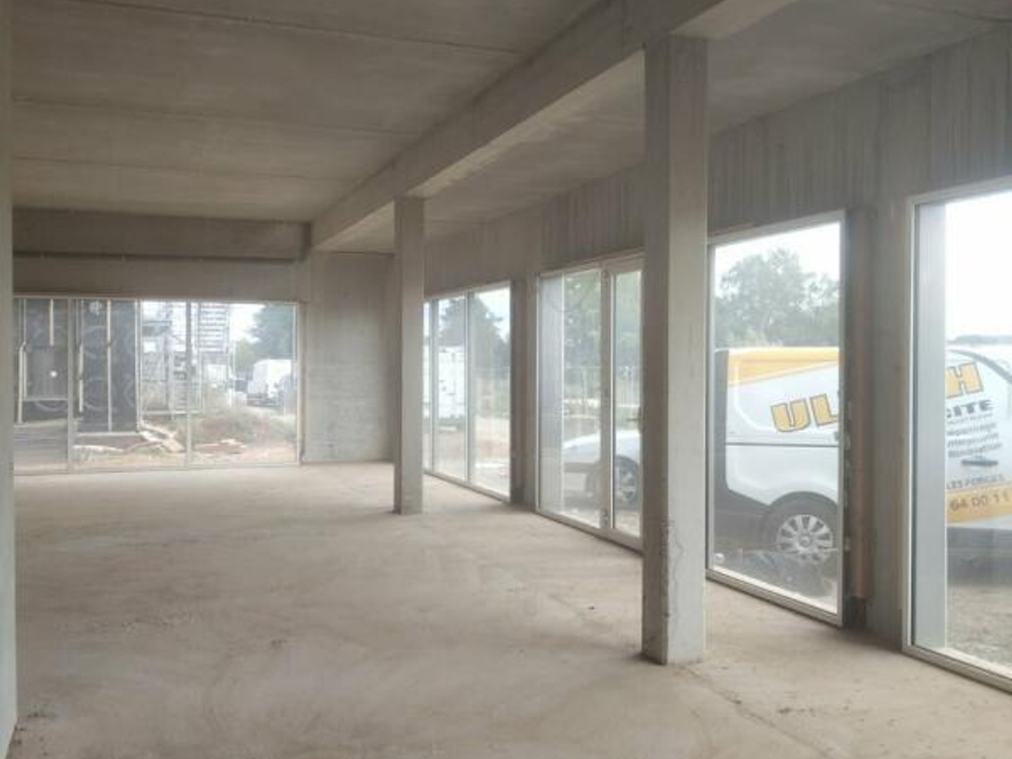 LOCAL COMMERCIAL A VENDRE