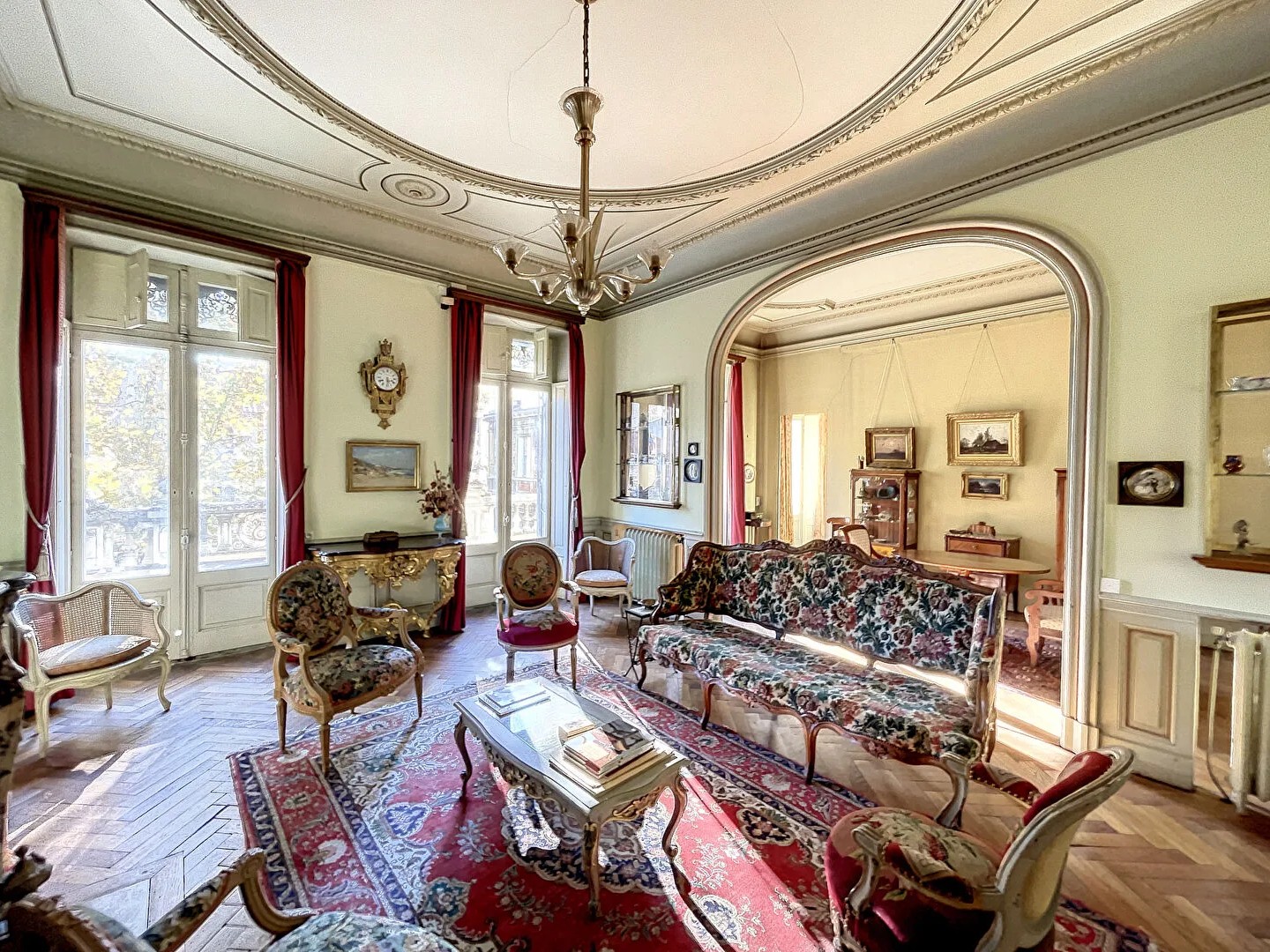 Propriété 30 pièces 1143 m²