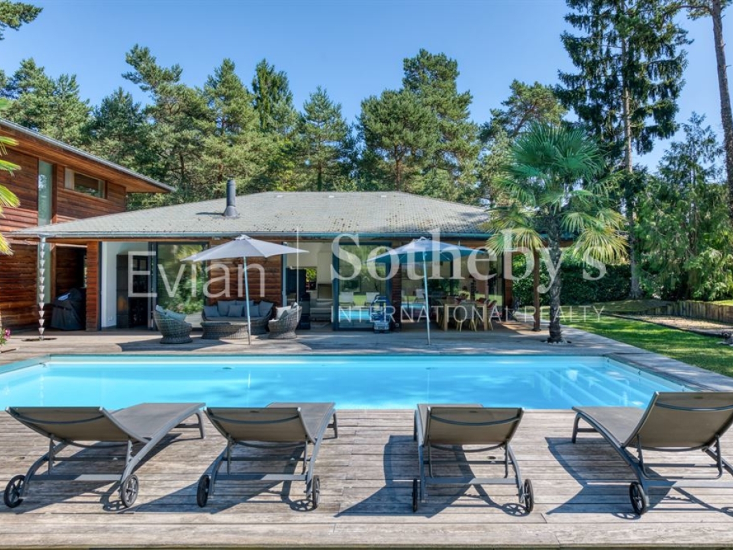 Maison à vendre - 9 pièces - 340m2 - Sciez (74140)