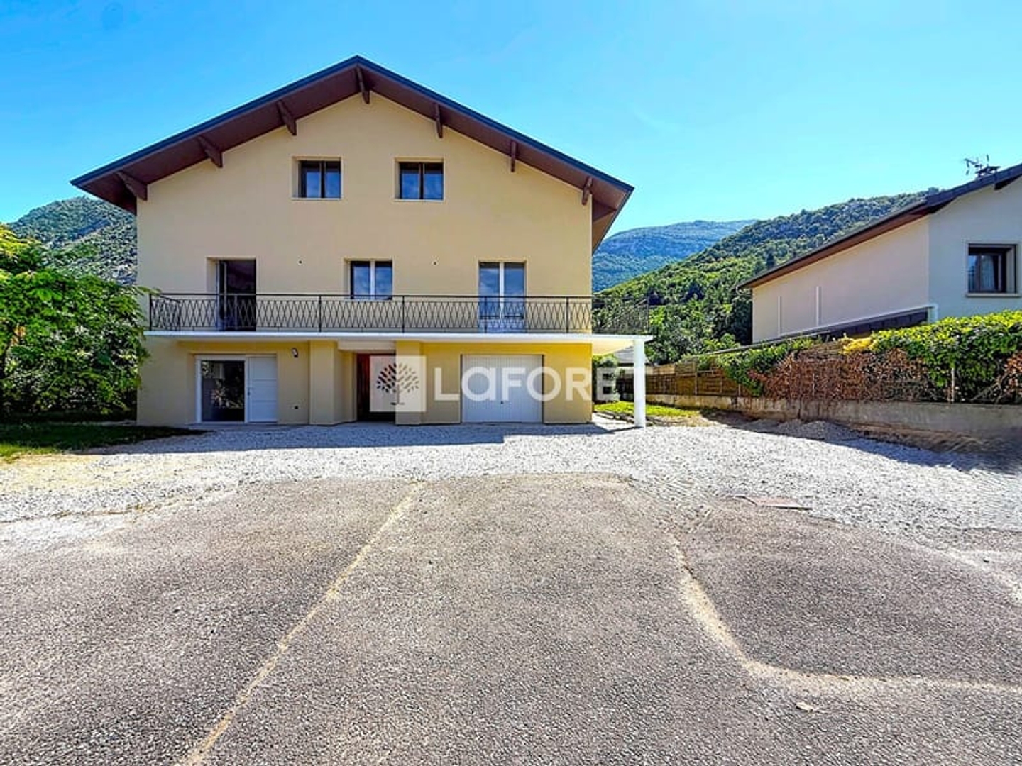 Appartement à vendre - 3 pièces - 84m2 - Saint-Jeoire-Prieuré (73190)