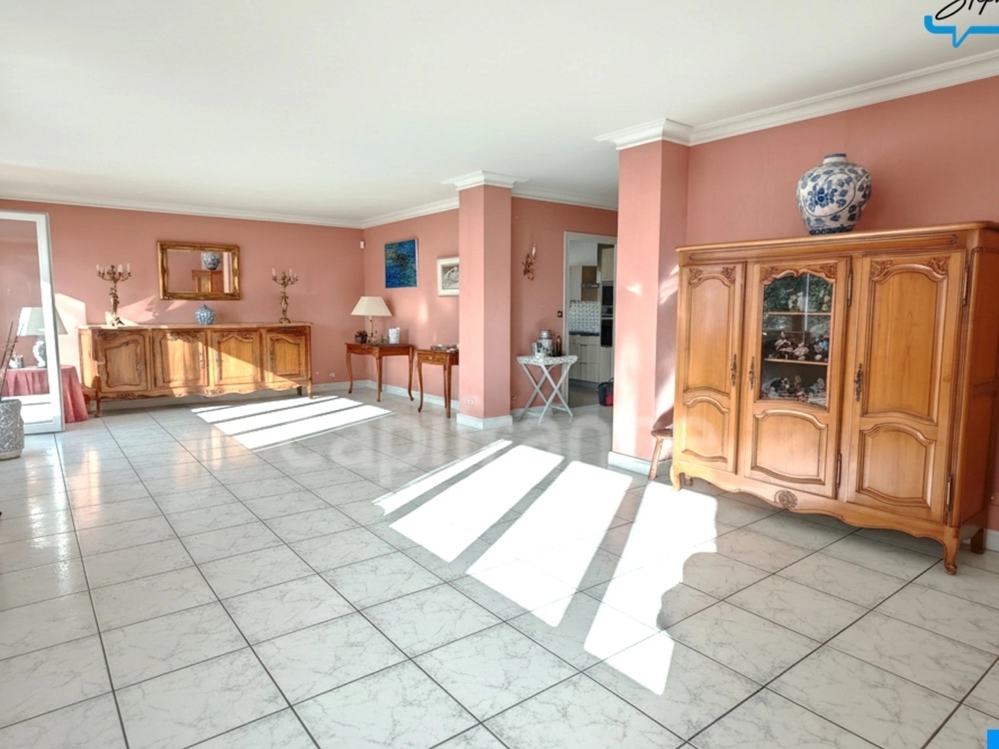 Appartement 5 pièces 158 m²