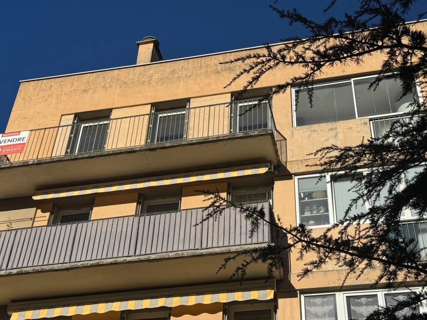 Appartement T4 lumineux avec ascenseur, cave et parking - Centre-ville de Digne-les-Bains