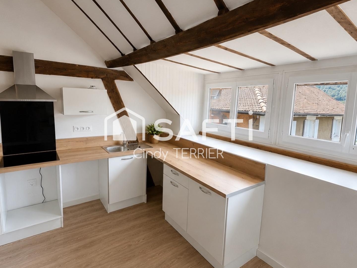 CHARAVINES - APPARTEMENT AVEC VUE LAC - 57,63 M² HABITABLES / 85,86 M² AU SOL