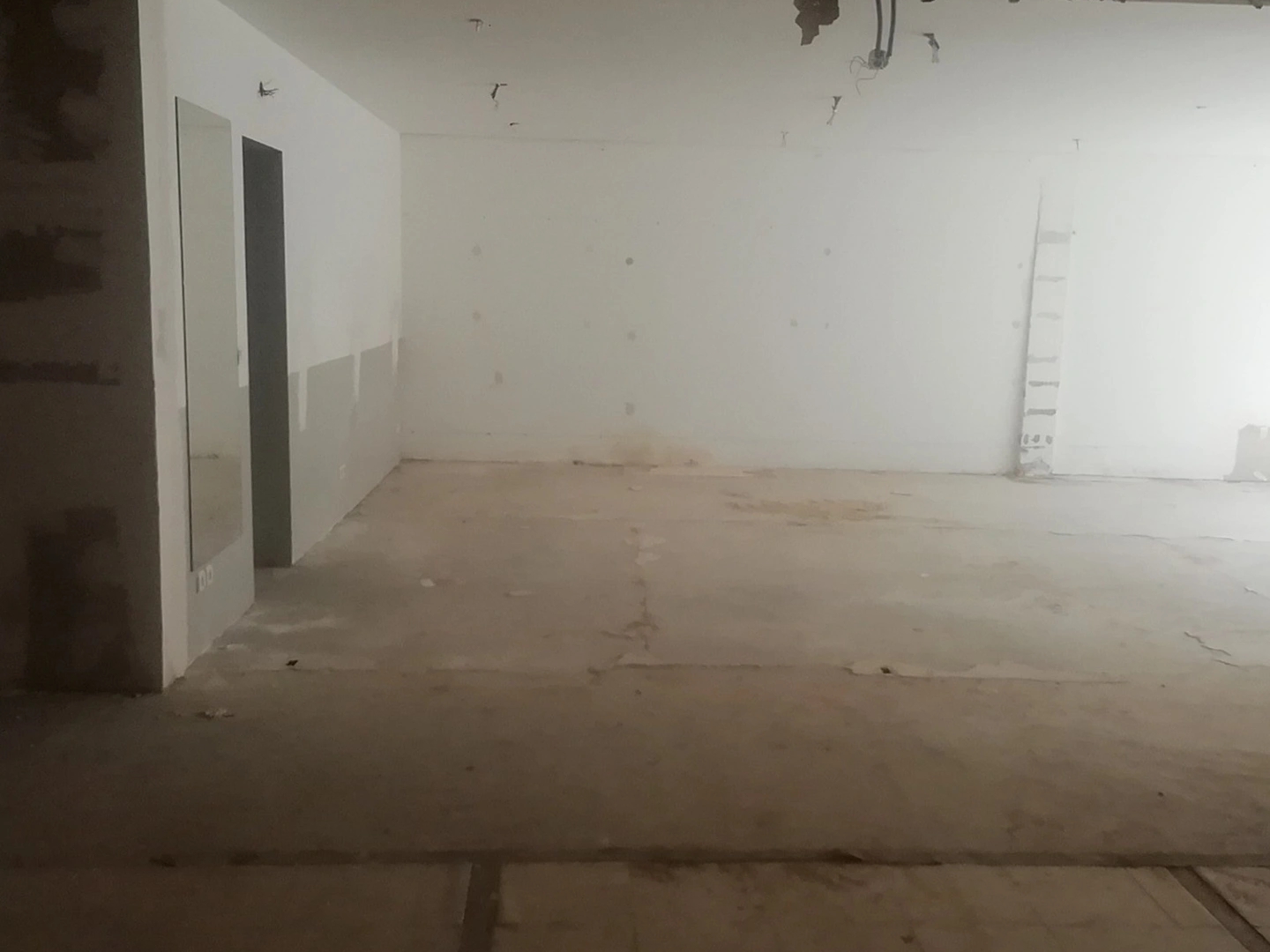 Magasin à vendre - 4 pièces - 340m2 - Draguignan (83300)