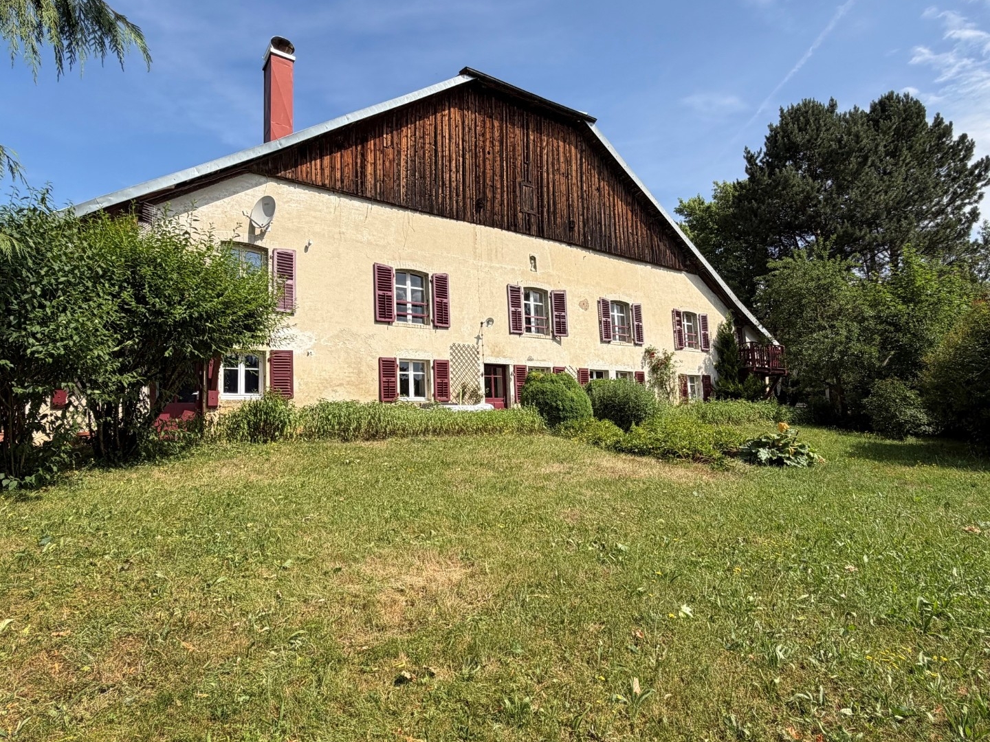 Maison à vendre - 14 pièces - 308m2 - Longeville (25330)