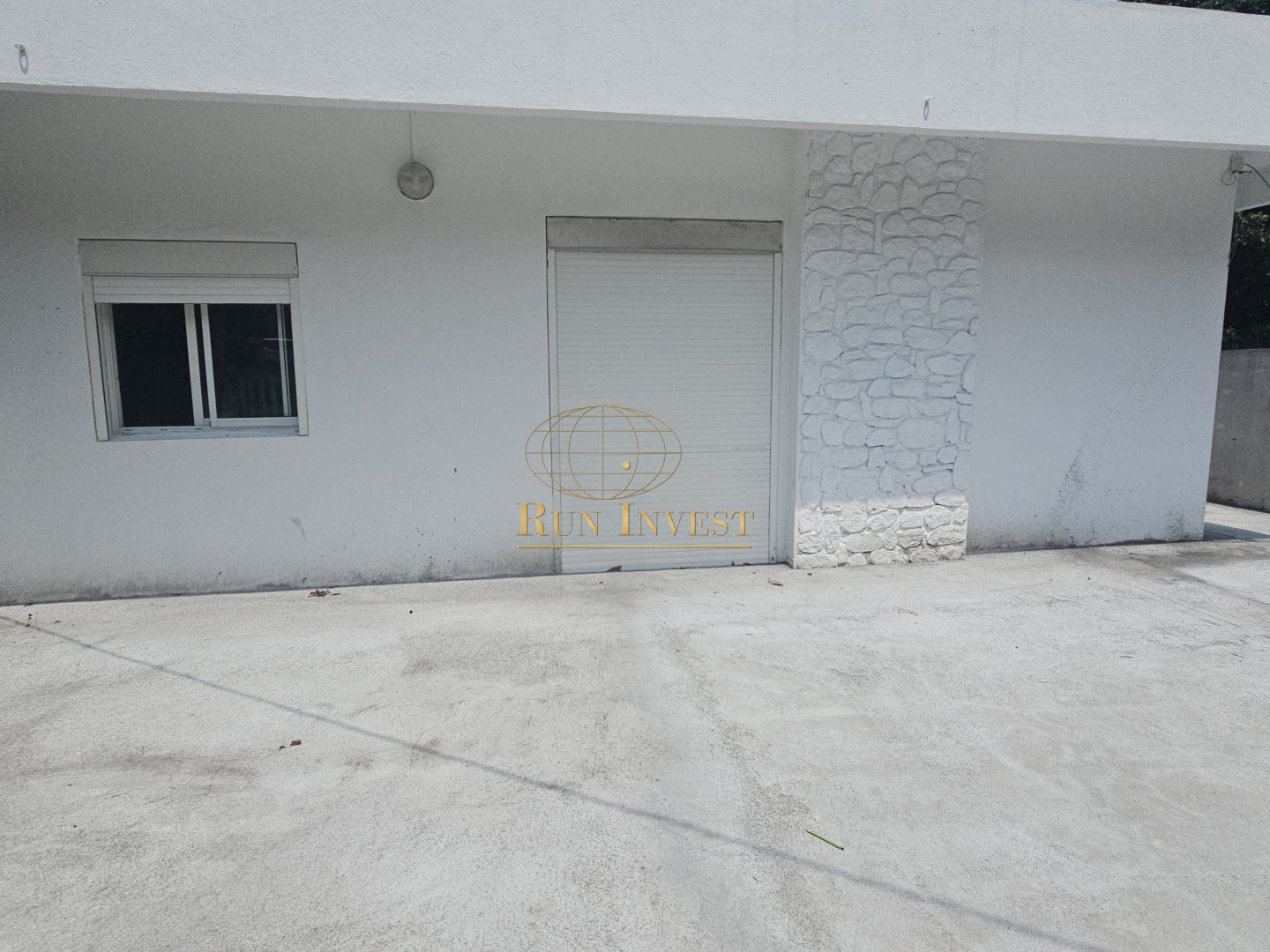 A vendre maison F4/5 de plain-pied d'une surface totale : 15