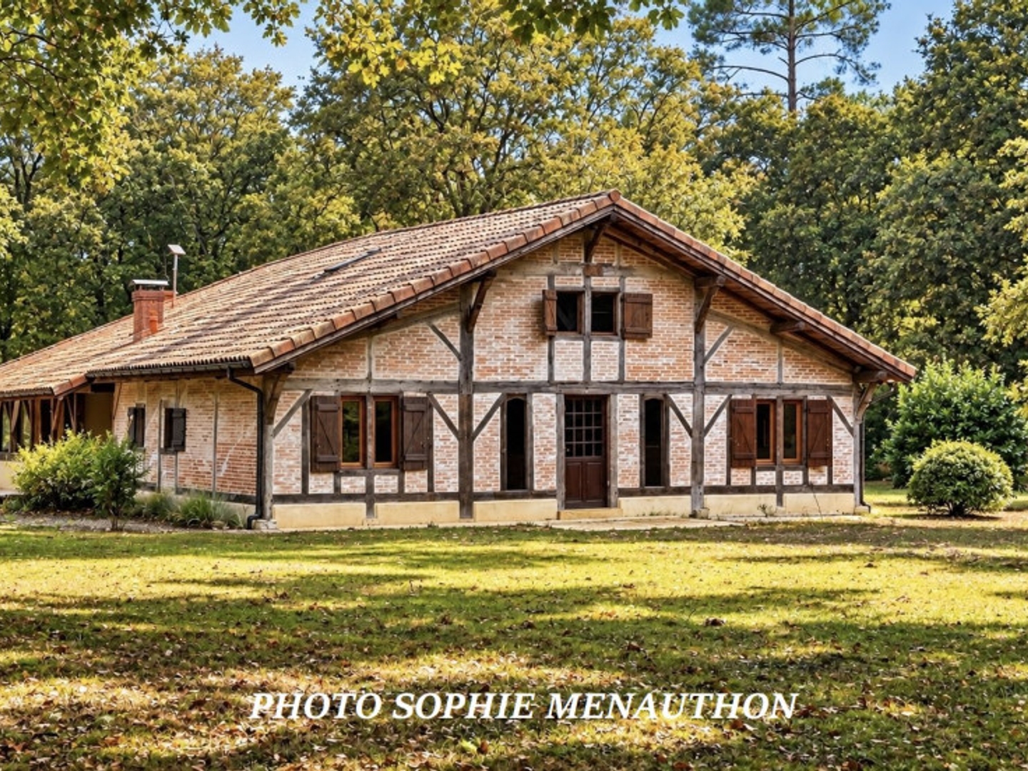 Maison avec dépendances 8 pièces 320 m²