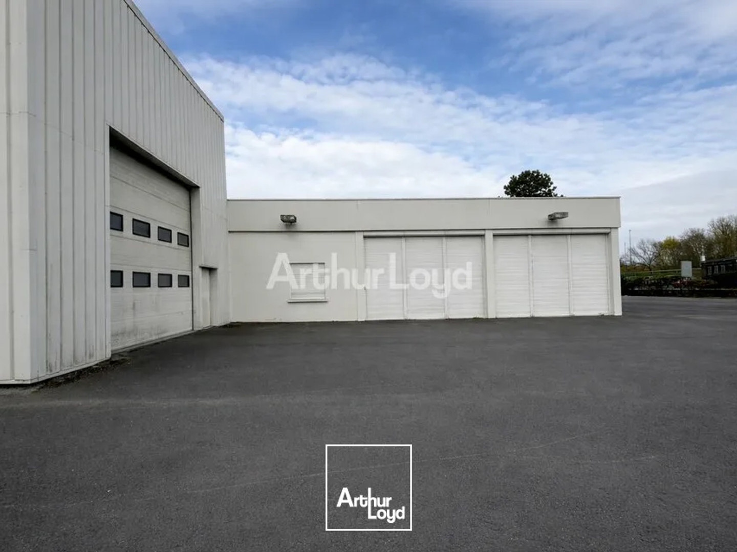Locaux à vendre - 1744m2 - Cormontreuil (51350)